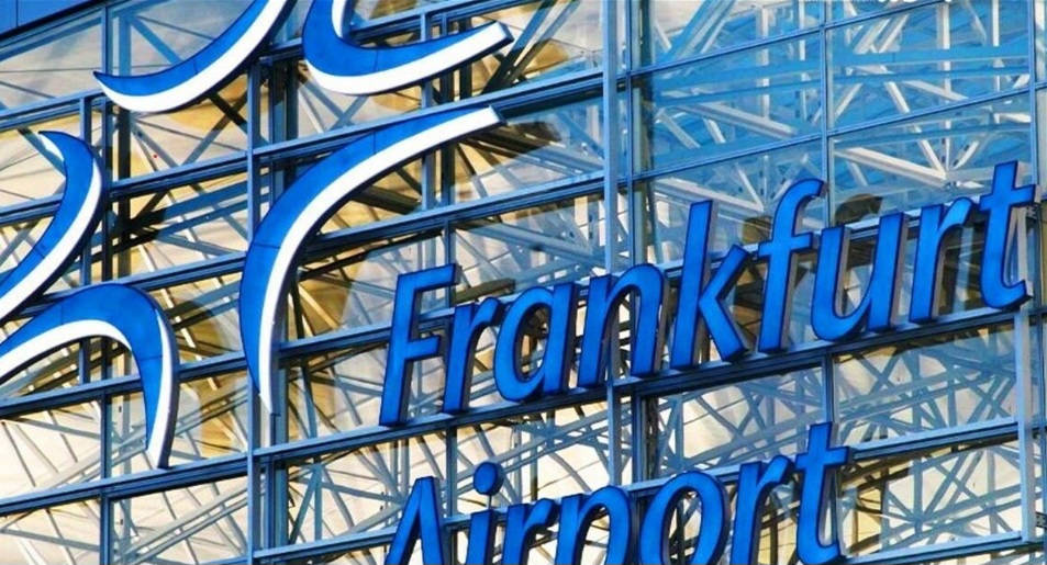 كانت متجهة إلى فرانكفورت.. حالة طوارئ طبية "غامضة" تُصيب 70 راكبا في رحلة جوية