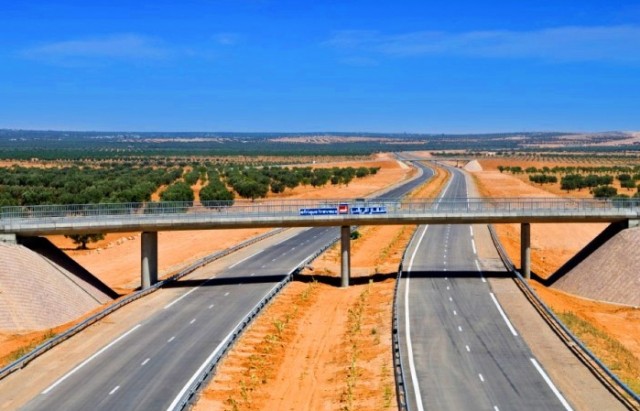  القيروان..مشروع الطريق السيارة في انتظار النور..