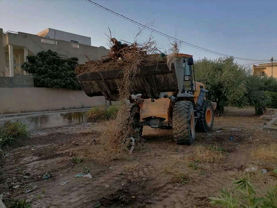 سليانة: استعدادا لموسم الامطار حملات نظافة مكثفة بجميع بلديات الجهة