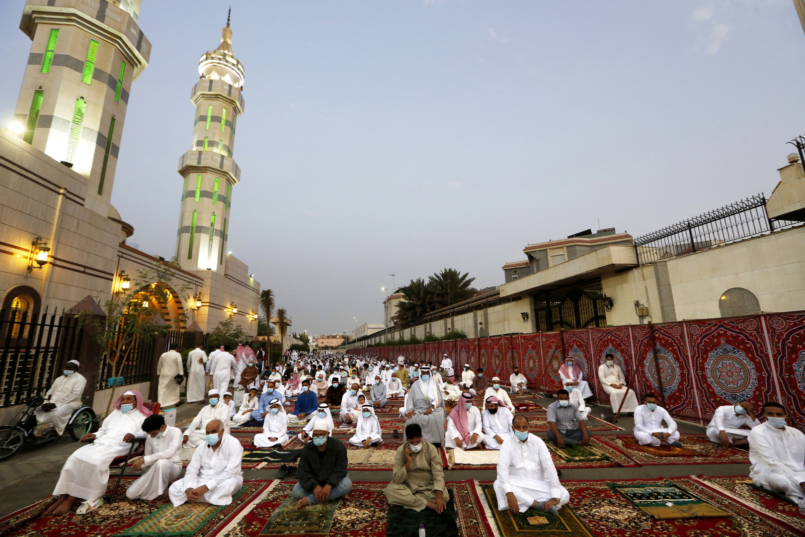 السعودية تقرر منع بث الصلوات من المساجد خلال شهر رمضان