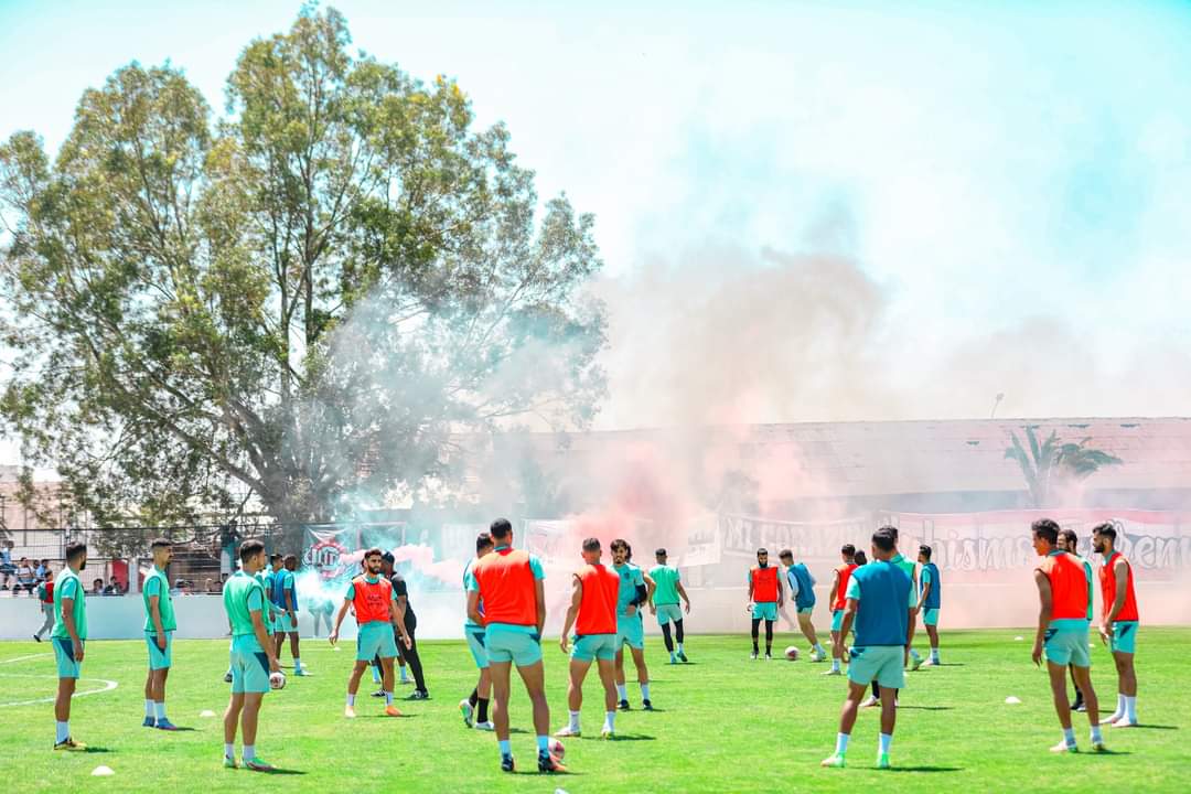 قبل التحوّل إلى صفاقس: جماهير الافريقي تحفّز اللاعبين 