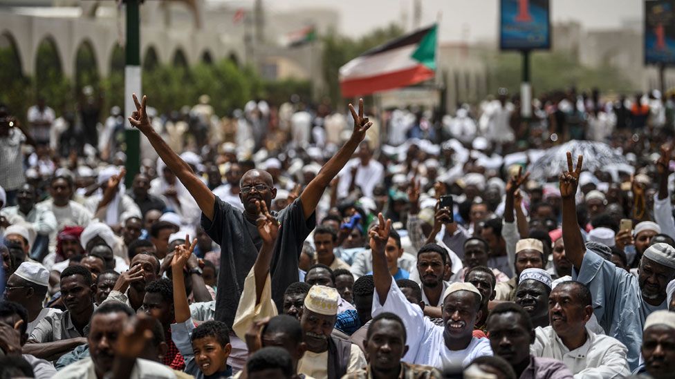 رفضا للانقلاب العسكري.. احتجاجات السودانيين تتواصل لليوم الرابع