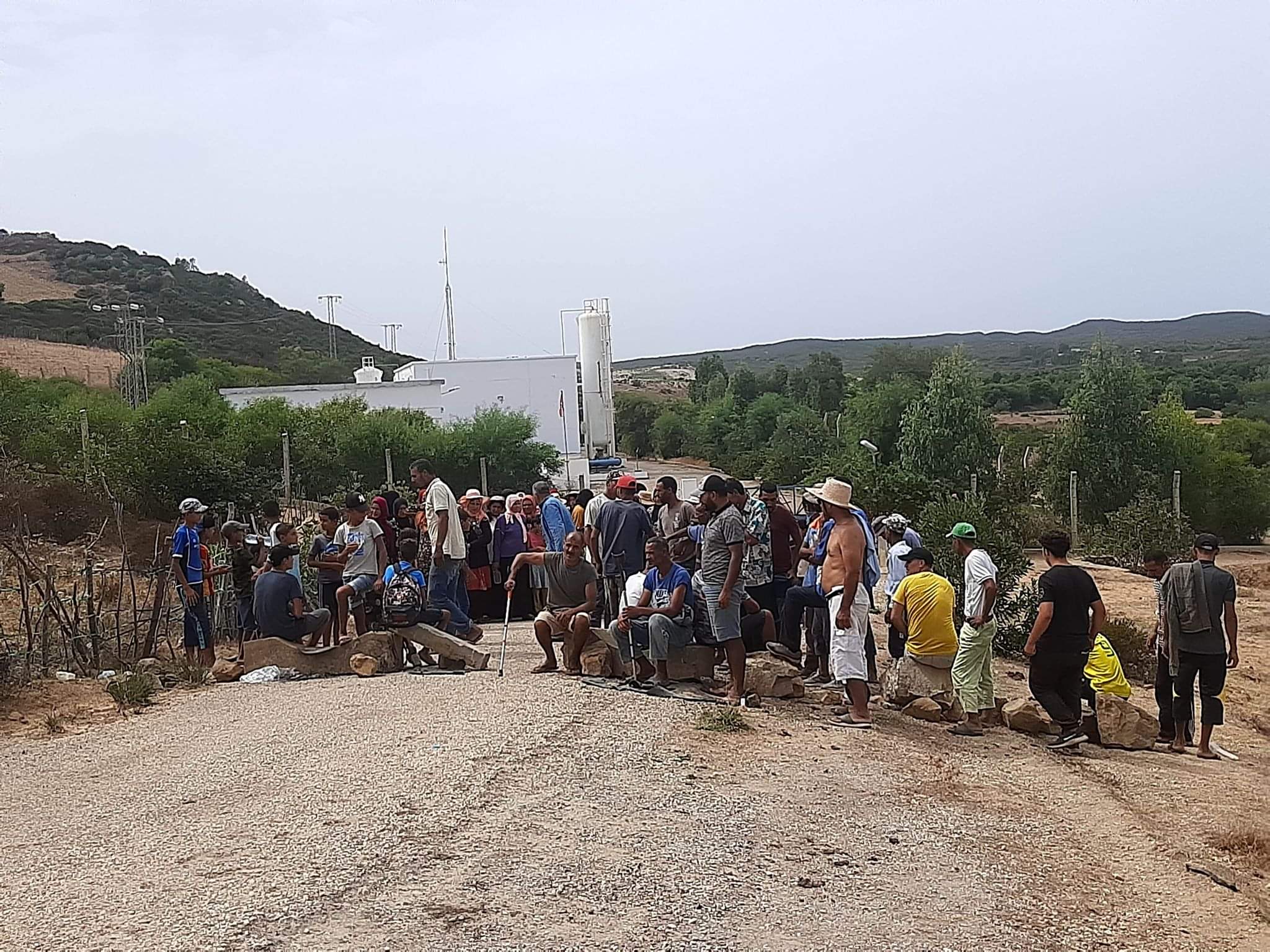 بسبب تعمد مواطنين ايقاف الضخ.. توقف محطة المياه بسد الزياتين سجنان!!؟