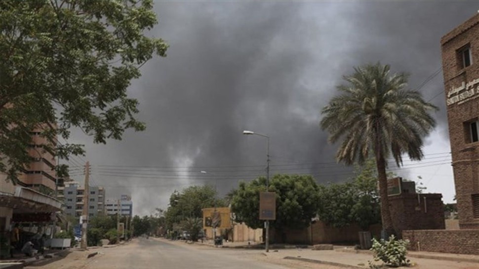 بعد احتدام المعارك على الارض.. منظمة الصحة تحذر من "خطر بيولوجي كبير" في السودان