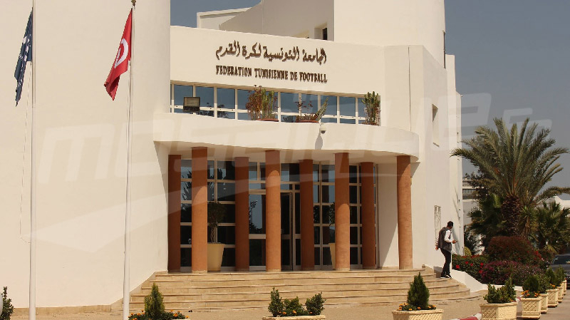 350 نادي كرة قدم مطالبة بتسديد 15 مليارا للجامعة  .. !!