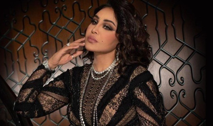 النجمة أحلام تقدم التعازي للفنانة لطيفة: ربنا يصبرك بعد وفاة والدتك