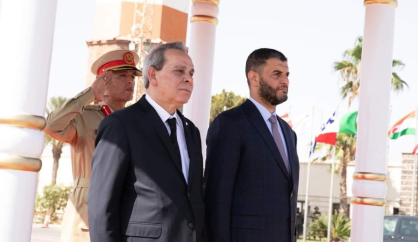 رئيس الحكومة يصل إلى ليبيا