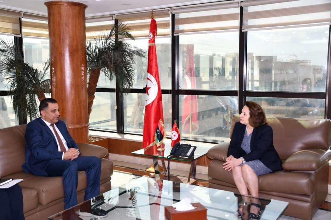  تحقيق التكلم و الشراكة الاقتصادية محور لقاء  وزيرة الصناعة بسفير ليبيا بتونس