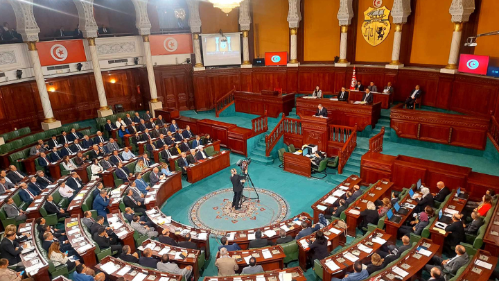البرلمان.. المصادقة على عقد تمويل بين تونس والبنك الأوروبي للاستثمار 